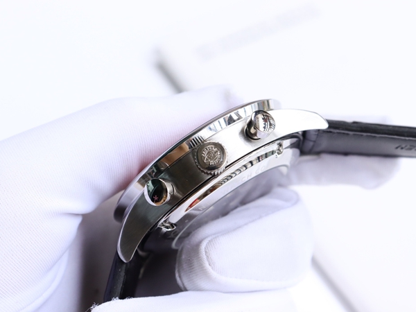 アイ・ダブリュー・シー細部ディテール